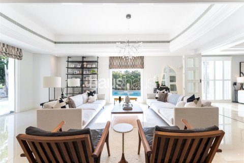 Villa in Dubai Investment Park, Dubai 5 bedrooms, 613 sq.m. № 43216 - photo 23