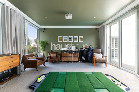 Villa in Dubai Investment Park, Dubai 5 bedrooms, 613 sq.m. № 43216 - photo 19