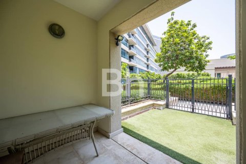 Villa in Dubai Marina, Dubai 2 bedrooms, 228 sq.m. № 56818 - photo 5