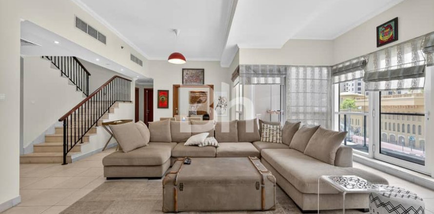 Villa in Dubai Marina, Dubai 2 bedrooms, 228 sq.m. № 56818