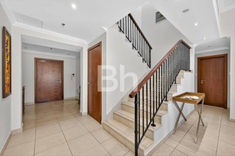 Villa in Dubai Marina, Dubai 2 bedrooms, 228 sq.m. № 56818 - photo 15