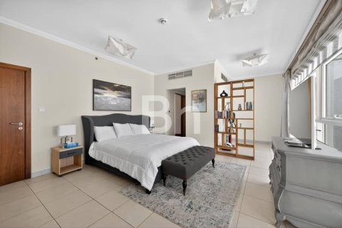 Villa in Dubai Marina, Dubai 2 bedrooms, 228 sq.m. № 56818 - photo 14