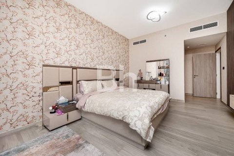 Apartment in Jumeirah Lake Towers, Dubai 2 bedrooms, 139 sq.m. № 56820 - photo 9