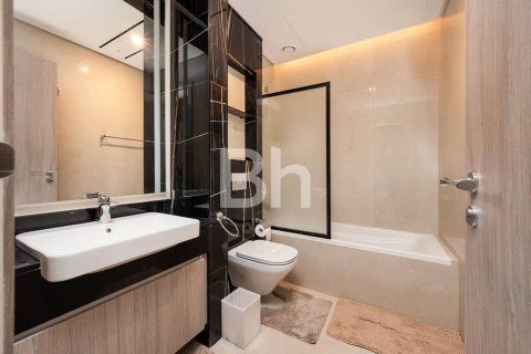 Apartment in Jumeirah Lake Towers, Dubai 2 bedrooms, 139 sq.m. № 56820 - photo 8