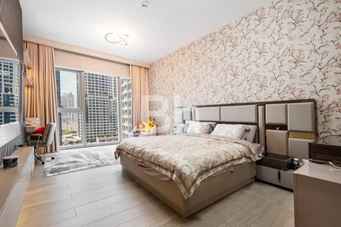 Apartment in Jumeirah Lake Towers, Dubai 2 bedrooms, 139 sq.m. № 56820 - photo 10