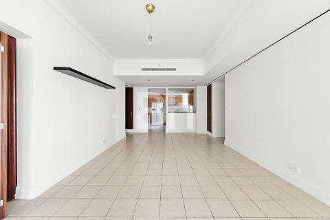 Apartment in Dubai Marina, Dubai 4 bedrooms, 270 sq.m. № 56819 - photo 16
