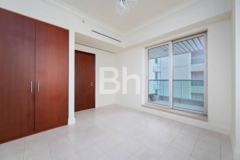 Apartment in Dubai Marina, Dubai 4 bedrooms, 270 sq.m. № 56819 - photo 9
