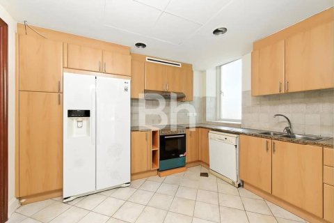 Apartment in Dubai Marina, Dubai 4 bedrooms, 270 sq.m. № 56819 - photo 14