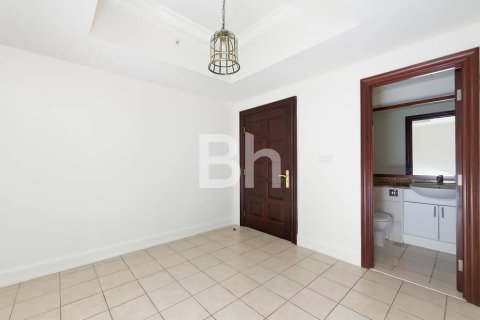 Apartment in Dubai Marina, Dubai 4 bedrooms, 270 sq.m. № 56819 - photo 13