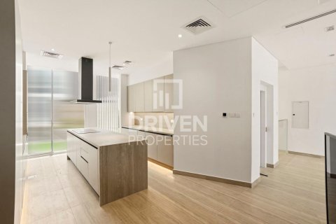 Townhouse in Al Barari, Dubai 4 bedrooms, 180.32 sq.m. № 134264 - photo 17