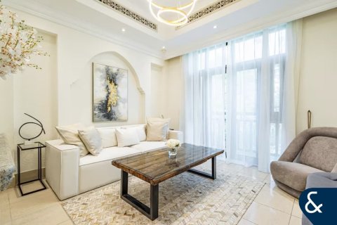 Apartment in Downtown Dubai (Downtown Burj Dubai), Dubai 1 bedroom, 81 sq.m. № 98858 - photo 2