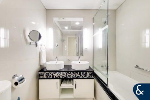 Apartment in Downtown Dubai (Downtown Burj Dubai), Dubai 1 bedroom, 82 sq.m. № 98786 - photo 11