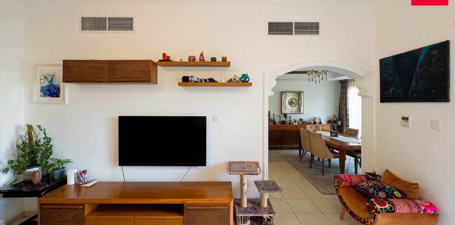 Villa à Dubai, 4 chambres, 368.6 m², № 115188