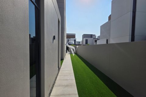 Villa in Arabian Ranches 3, Dubai 4 bedrooms, 457 sq.m. № 83237 - photo 4