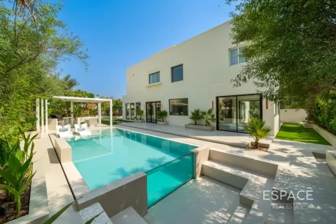 Villa en Meadows, Dubai, 5 dormitorios, 427 m², № 122289