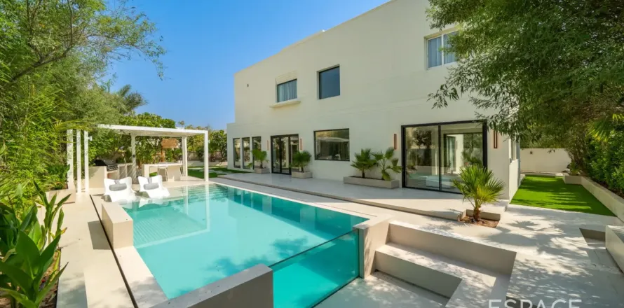 Villa en Meadows, Dubai, 5 dormitorios, 427 m², № 122289