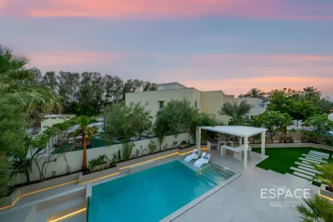 Villa en Meadows, Dubai, 5 dormitorios, 427 m², № 122289 - foto 12