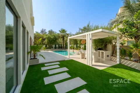 Villa en Meadows, Dubai, 5 dormitorios, 427 m², № 122289 - foto 11
