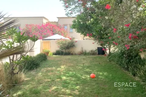 Villa en Springs 14, The Springs, Dubai, 2 dormitorios, 153 m², № 122284 - foto 4