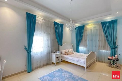 Купить виллу в Дубае: 5 спален, 861.4м², № 95630 - фото 6