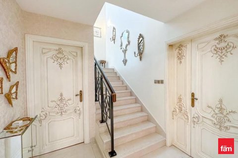 Купить виллу в Дубае: 5 спален, 861.4м², № 95630 - фото 4