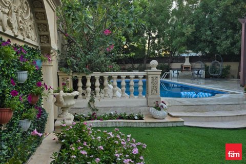 Купить виллу в Дубае: 5 спален, 861.4м², № 95630 - фото 10