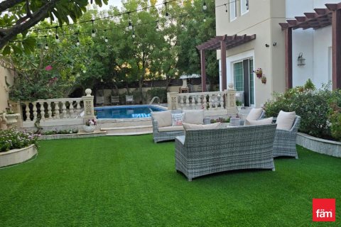 Купить виллу в Дубае: 5 спален, 861.4м², № 95630 - фото 11
