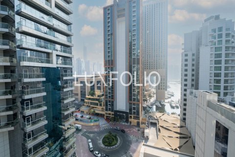 Apartment in Dubai Marina, Dubai 2 bedrooms, 125 sq.m. № 46123 - photo 17