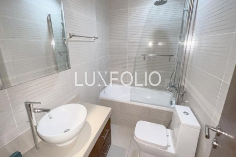 Apartment in Dubai Marina, Dubai 2 bedrooms, 125 sq.m. № 46130 - photo 11