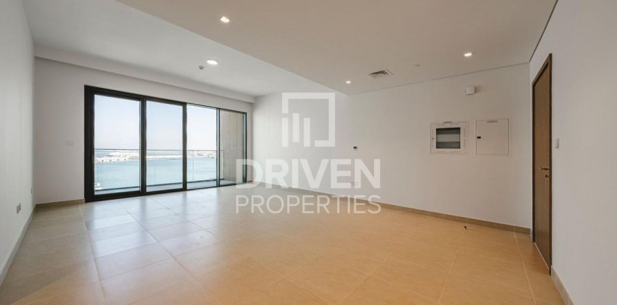 Appartement à Mina Rashid, Dubai, 3 chambres, 158.68 m², № 137057