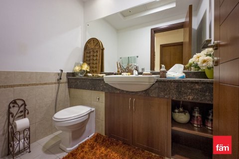 Купить таунхаус в Дубае: 4 спальни, 380.7м², № 13894 - фото 12