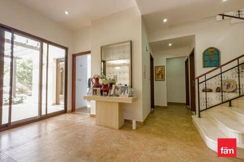 Купить таунхаус в Дубае: 4 спальни, 380.7м², № 13894 - фото 7
