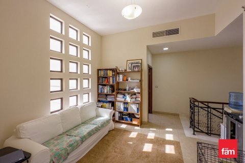 Купить таунхаус в Дубае: 4 спальни, 380.7м², № 13894 - фото 11