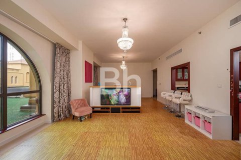 Apartment in Jumeirah Beach Residence, Dubai 4 bedrooms, 264 sq.m. № 21488 - photo 2
