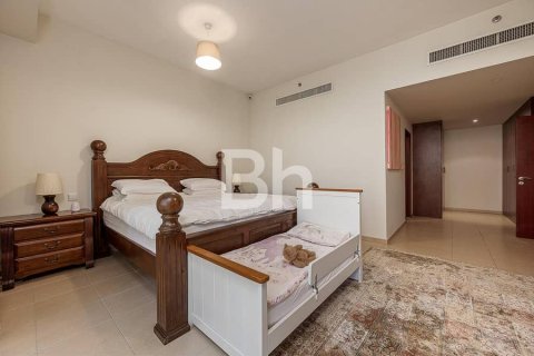 Apartment in Jumeirah Beach Residence, Dubai 4 bedrooms, 264 sq.m. № 21488 - photo 5