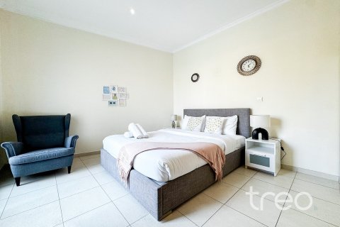 Appartement à Burj Khalifa, Dubai, 1 chambre, 93.92 m², № 120096 - photo 2