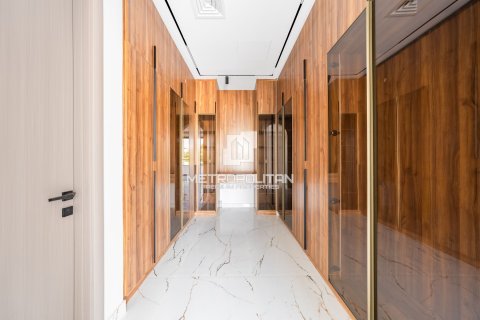 Villa in Al Furjan, Dubai 5 bedrooms, 520 sq.m. № 74123 - photo 20