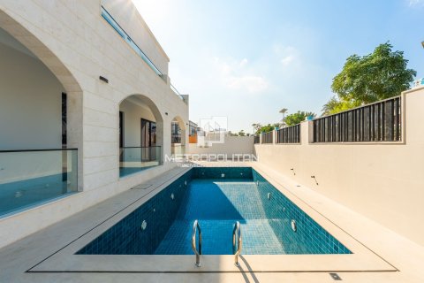 Villa in Al Furjan, Dubai 5 bedrooms, 520 sq.m. № 74123 - photo 3