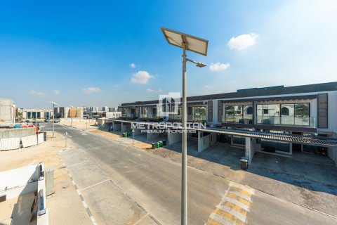 Villa in Al Furjan, Dubai 5 bedrooms, 520 sq.m. № 74123 - photo 25