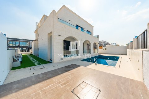Villa in Al Furjan, Dubai 5 bedrooms, 520 sq.m. № 74123 - photo 1