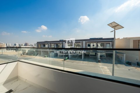 Villa in Al Furjan, Dubai 5 bedrooms, 520 sq.m. № 74123 - photo 27