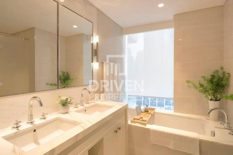Apartment in Downtown Dubai (Downtown Burj Dubai), Dubai 2 bedrooms, 159.51 sq.m. № 128460 - photo 12