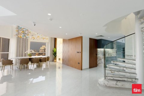 Купить квартиру в Дубае: 4 спальни, 334.4м², № 91762 - фото 3