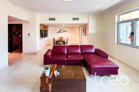 Снять в аренду квартиру в Greens, Дубай: 2 спальни, 124.77м², № 120038 - фото 3
