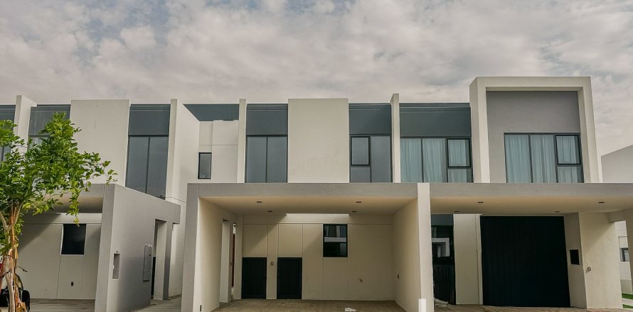Таунхаус в Дубае, 3 спальни, 161м², № 120042