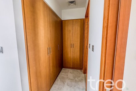 Снять в аренду таунхаус в Дубае: 3 спальни, 161м², № 120042 - фото 7