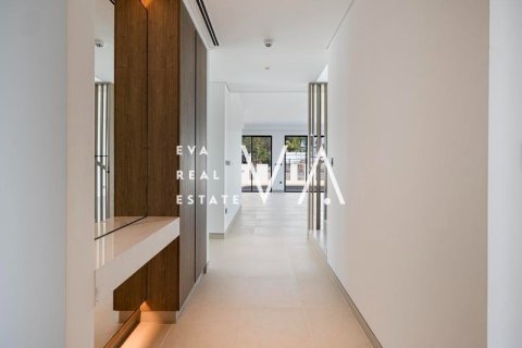 Villa in Dubai 4 bedrooms, 405 sq.m. № 52701 - photo 7
