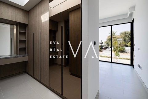 Villa in Dubai 4 bedrooms, 405 sq.m. № 52701 - photo 15