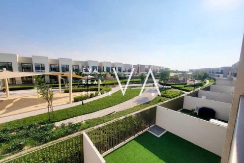 Townhouse in Dubai South (Dubai World Central), Dubai 3 bedrooms, 144.27 sq.m. № 52703 - photo 11