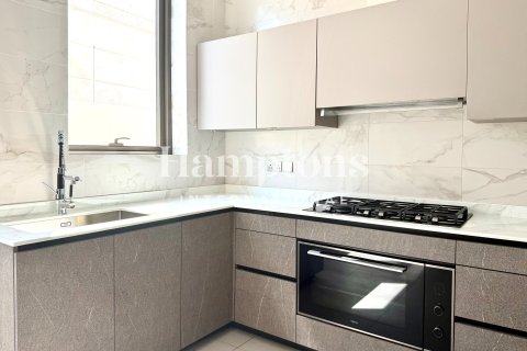 Villa in Al Barsha 1, Al Barsha, Dubai 4 bedrooms, 853.77857000 sq.m. № 123238 - photo 2